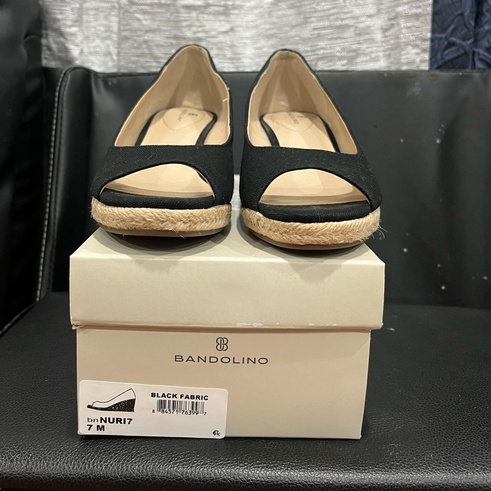 Bandolino Women's Black Peep Toe Espadrilles